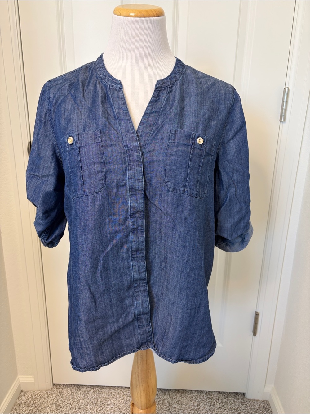 Tommy Bahama Blue Chambray Button-Front Shirt